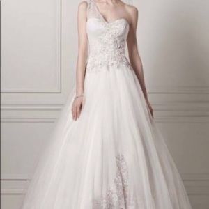 One Shoulder Tulle Ball Gown Wedding Dress